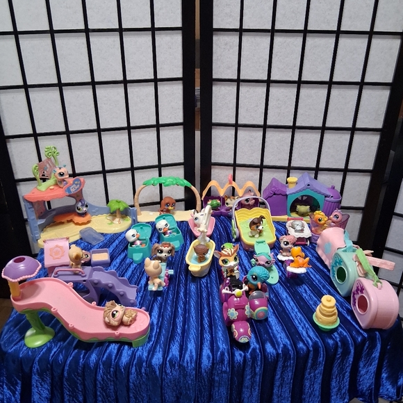 Littlest Pet Shop Colorful Animal Adventure Set - Picture 4 of 16